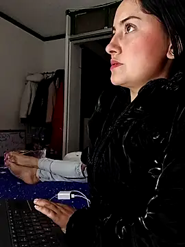 Snapshot of MisNicol chatting on February 7, 12:07 am MisNicol online show from February 7, 12:07 am