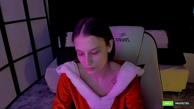 Snapshot of KrisDoeil chatting on December 14, 8:09 am KrisDoeil online show from December 14, 8:09 am