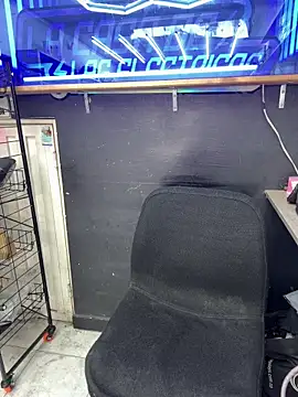 Johan stick online show from December 3, 4:28 pm