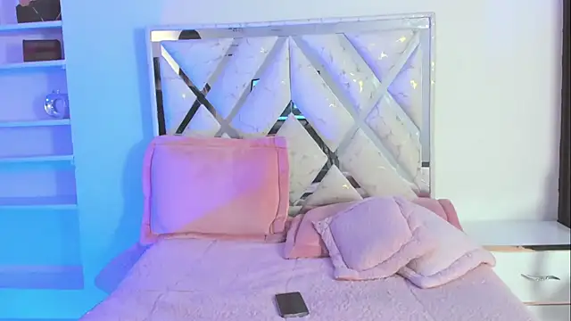 ElenaLauren online show from February 7, 1:52 pm