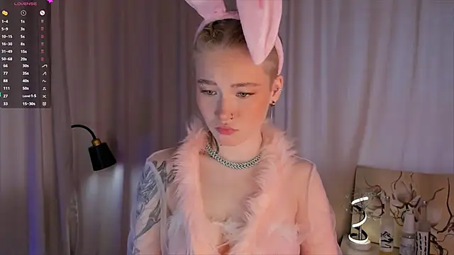 Snapshot of MaireLanda chatting on June 30, 4:23 am MaireLanda online show from June 30, 4:23 am