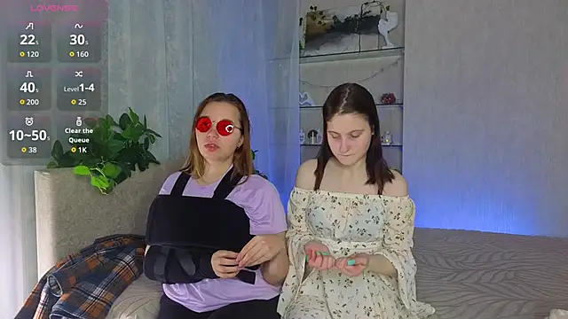 DorlaKavadias online show from December 16, 4:17 am