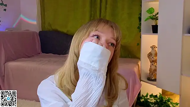 MatthewHoffis online show from April 17, 8:22 pm