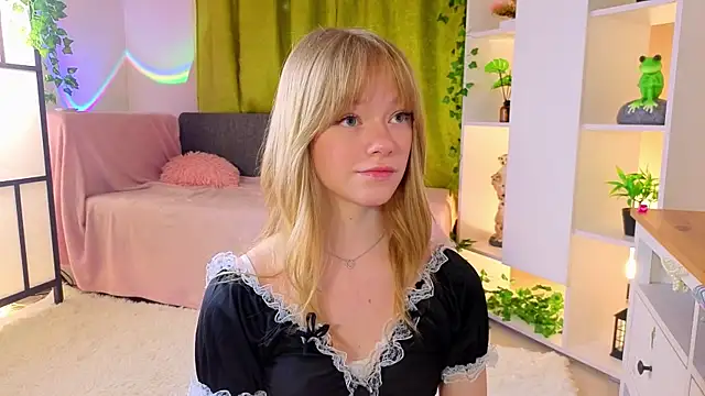 MatthewHoffis online show from April 3, 8:15 pm