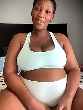 Snapshot of GiantClithpee chatting on December 9, 8:22 am GiantClithpee online show from December 9, 8:22 am