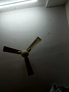 Snapshot of shilpa-singh chatting on December 18, 1:00 am shilpa-singh online show from December 18, 1:00 am