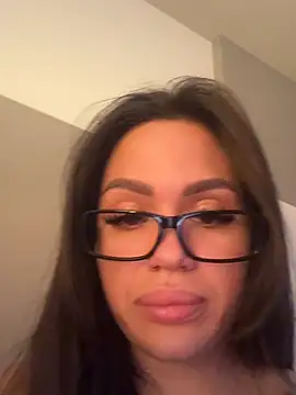 Snapshot of SiennaLuxexx chatting on July 13, 4:39 pm SiennaLuxexx online show from July 13, 4:39 pm