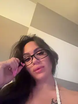 Snapshot of SiennaLuxexx chatting on July 11, 4:18 pm SiennaLuxexx online show from July 11, 4:18 pm
