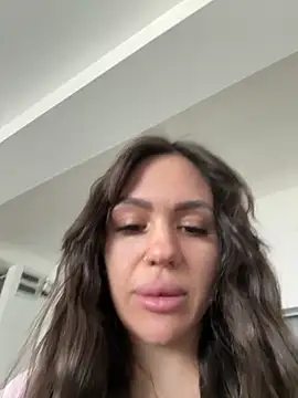 Snapshot of SiennaLuxexx chatting on February 16, 11:31 am SiennaLuxexx online show from February 16, 11:31 am