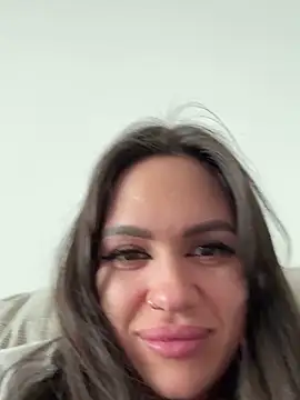 Snapshot of SiennaLuxexx chatting on February 19, 12:02 pm SiennaLuxexx online show from February 19, 12:02 pm