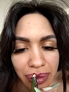 SiennaLuxexx online show from April 7, 10:17 am