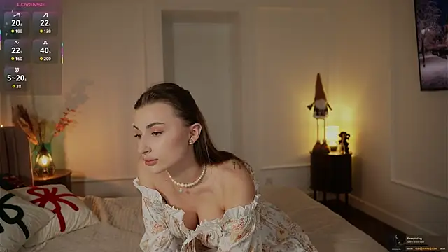 aestheticsdelya online show from December 3, 4:39 pm