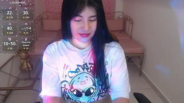 Nina harpper  online show from December 3, 1:21 pm