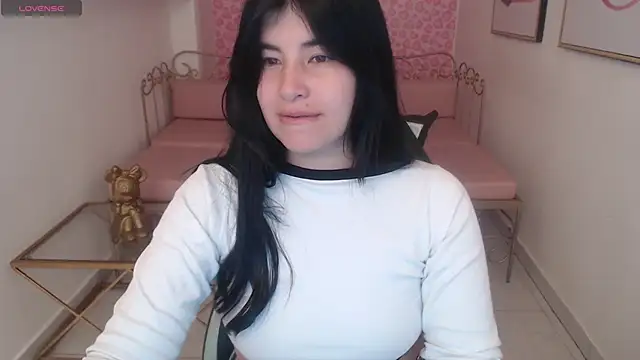 Nina harpper  online show from January 8, 1:06 pm