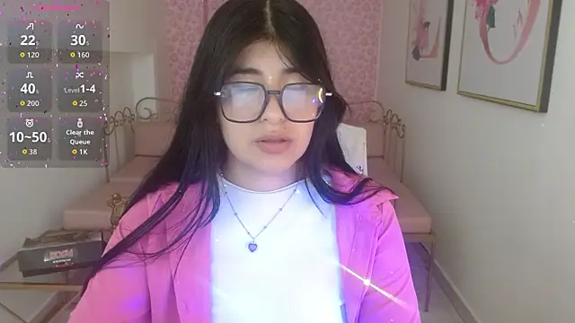 Nina harpper  online show from April 10, 1:07 pm