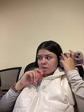 Camila Duarte2 online show from March 4, 1:30 pm