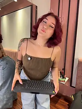 MissSavage  online show from May 23, 6:40 pm
