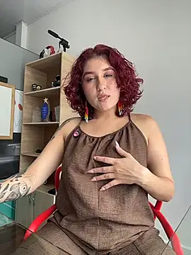MissSavage  online show from May 25, 7:01 pm