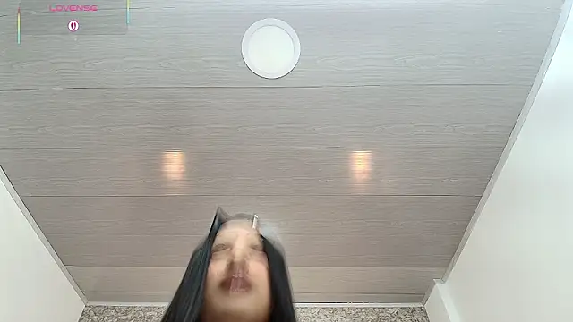 nicol alvarez online show from February 14, 11:54 am