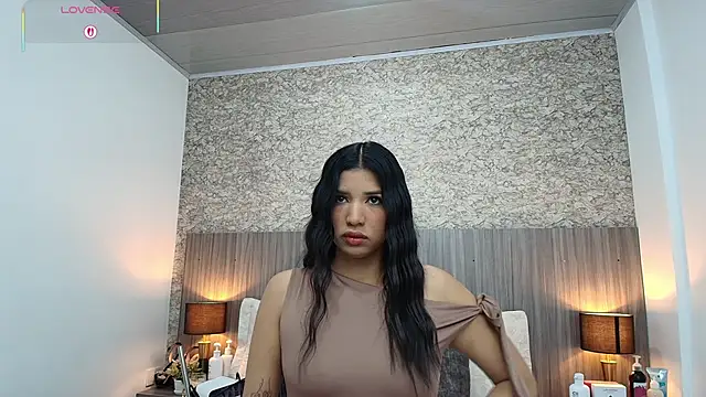 nicol alvarez online show from February 11, 11:43 am