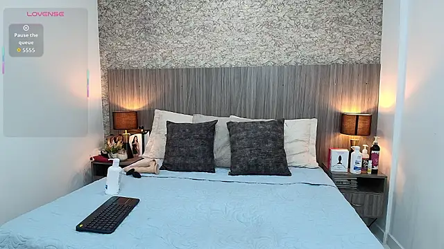 nicol alvarez online show from February 22, 11:12 am