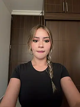 abbymnd1 online show from March 30, 10:00 pm