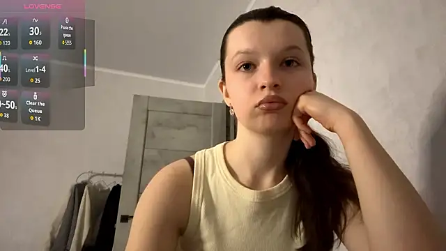 EllieBerrie online show from March 7, 5:40 pm