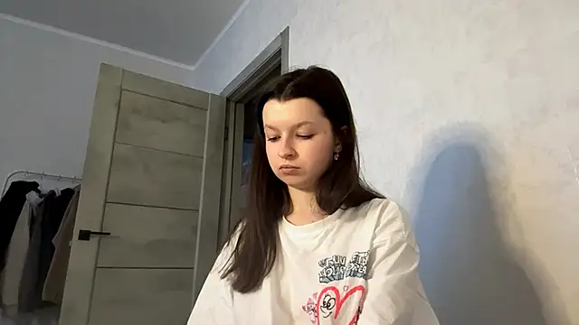 EllieBerrie online show from February 9, 1:20 pm