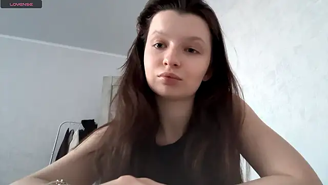 EllieBerrie online show from March 23, 2:28 pm