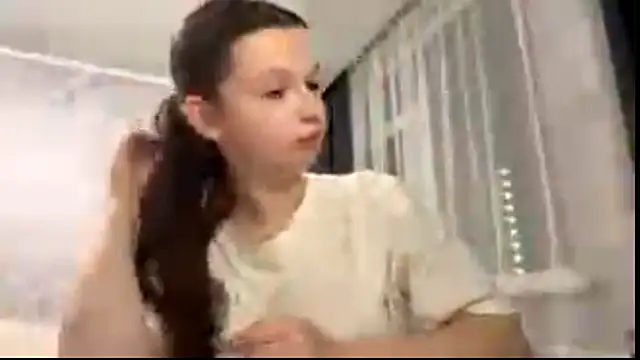 EllieBerrie online show from December 2, 3:58 pm