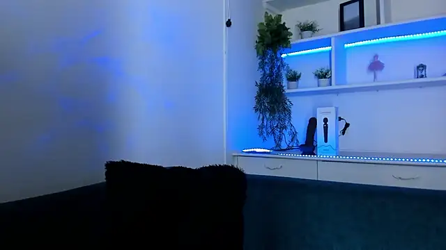 Saelivrae online show from February 13, 7:03 pm