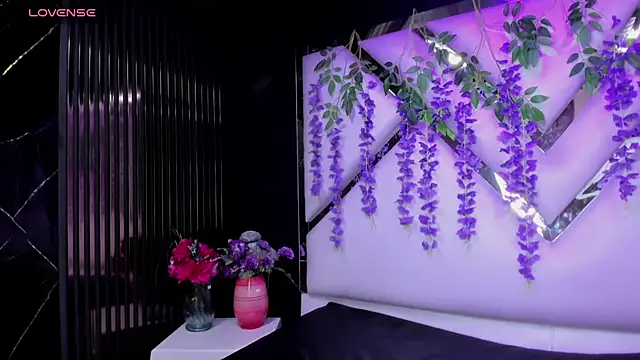 liinzy rouse69 online show from March 28, 3:46 pm