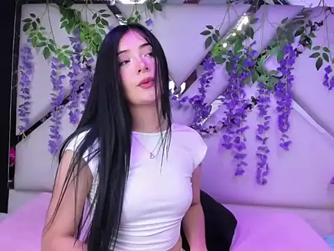 Snapshot of liinzy_rouse69 chatting on December 16, 2:43 pm liinzy rouse69 online show from December 16, 2:43 pm