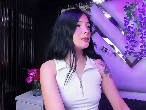 Snapshot of liinzy_rouse69 chatting on February 27, 3:01 pm liinzy rouse69 online show from February 27, 3:01 pm