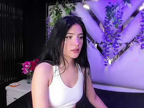 Snapshot of liinzy_rouse69 chatting on February 21, 3:03 pm liinzy rouse69 online show from February 21, 3:03 pm