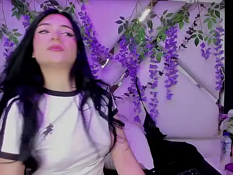 Snapshot of liinzy_rouse69 chatting on January 14, 3:04 pm liinzy rouse69 online show from January 14, 3:04 pm