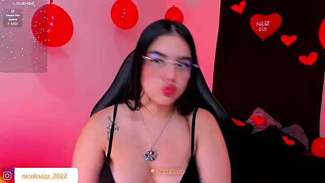 Nicolle Ruizz online show from February 15, 10:36 am