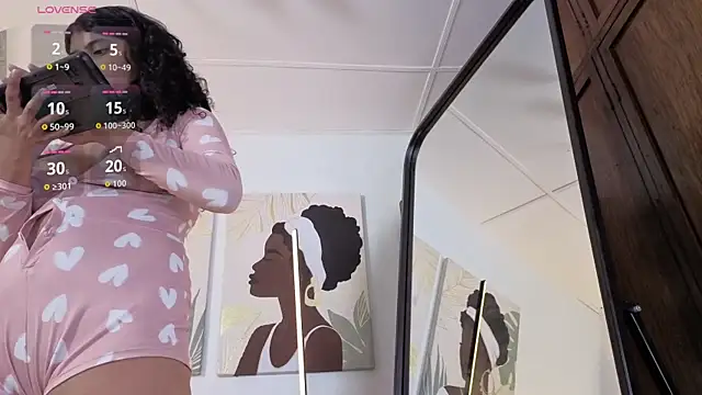 sara brown04 online show from December 19, 8:00 pm