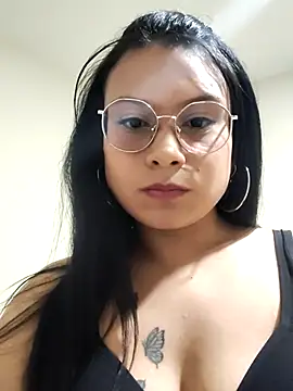 Snapshot of Laura_Daza1 chatting on December 3, 12:55 am Laura Daza1 online show from December 3, 12:55 am