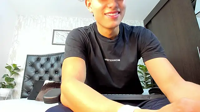 Lander Cruz online show from March 24, 8:20 pm