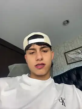 Lander Cruz online show from February 11, 7:47 pm