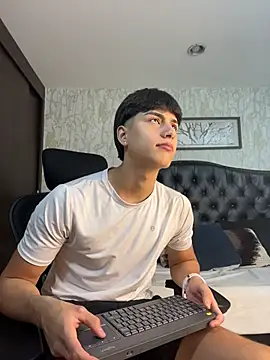 Snapshot of Lander_Cruz chatting on May 7, 3:04 pm Lander Cruz online show from May 7, 3:04 pm