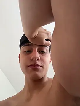 Snapshot of Lander_Cruz chatting on May 19, 4:14 pm Lander Cruz online show from May 19, 4:14 pm