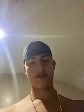 Snapshot of Lander_Cruz chatting on June 1, 9:03 pm Lander Cruz online show from June 1, 9:03 pm