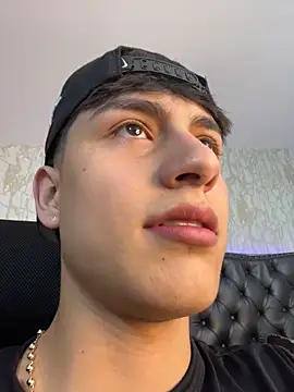 Lander Cruz online show from April 16, 9:04 pm