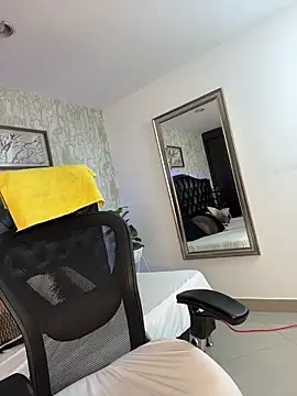 Lander Cruz online show from February 25, 8:19 pm