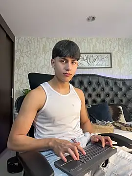 Snapshot of Lander_Cruz chatting on April 22, 7:31 pm Lander Cruz online show from April 22, 7:31 pm