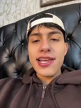 Lander Cruz online show from December 20, 4:10 pm