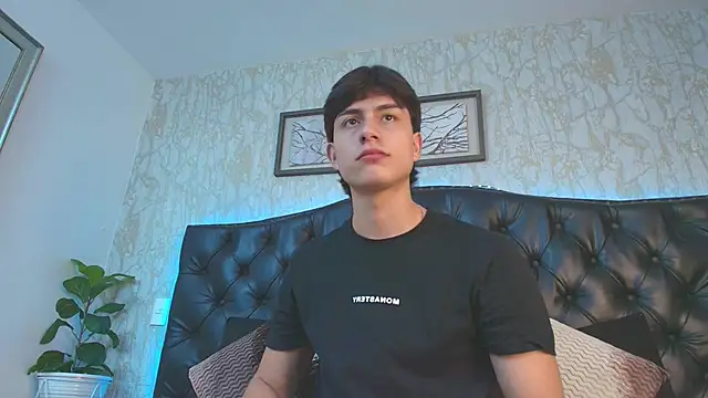 Lander Cruz online show from February 3, 7:52 pm