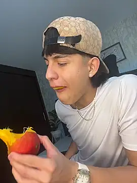 Lander Cruz online show from February 6, 8:38 pm